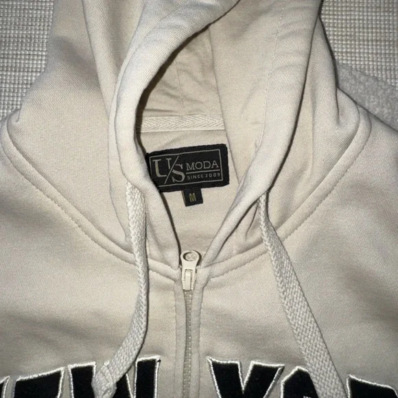 Unisex zip up New York hoodie - Picture 3 of 5